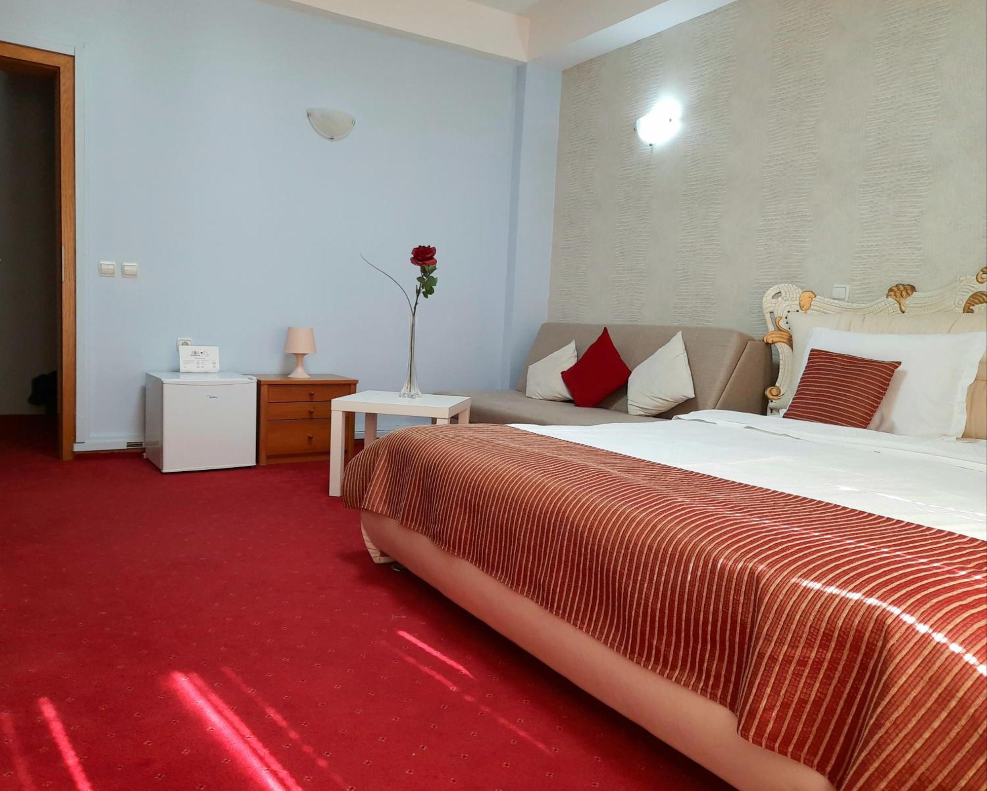 Hotel Aristocrat & Fish Restaurant Skopje Pokoj fotografie